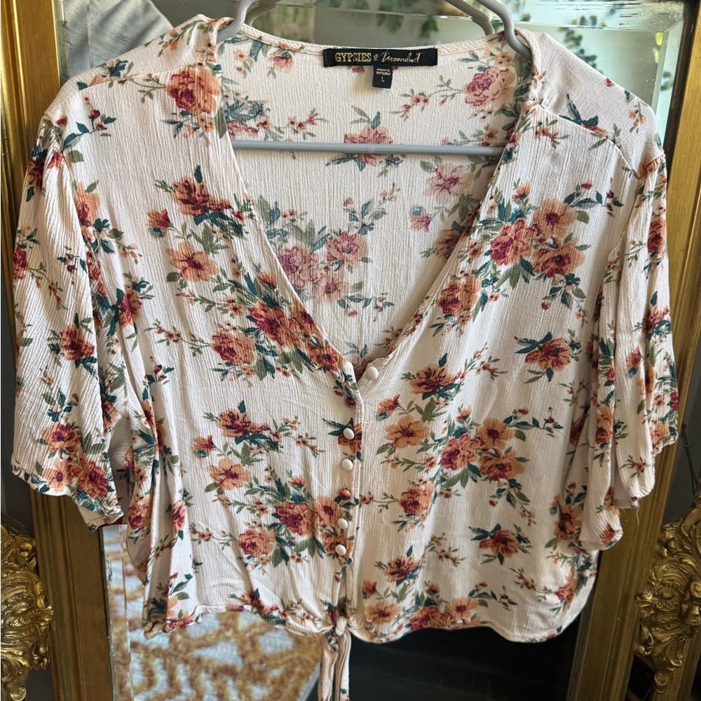 Gypsies & Moondust Floral Blouse - Cream and‎ Red